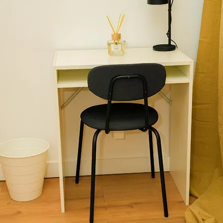 Lovely 1br & 1lr For 4p, Only 15 Min Walk To Center