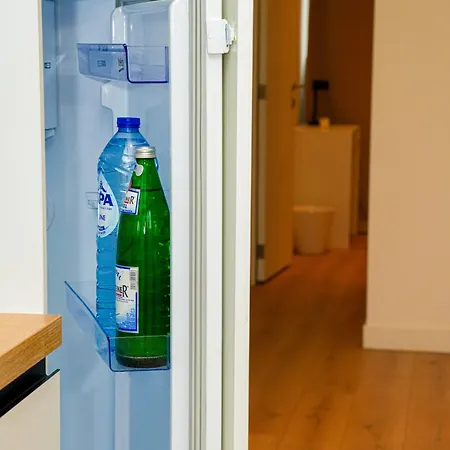 Lovely 1br & 1lr For 4p, Only 15 Min Walk To Center Apartment *